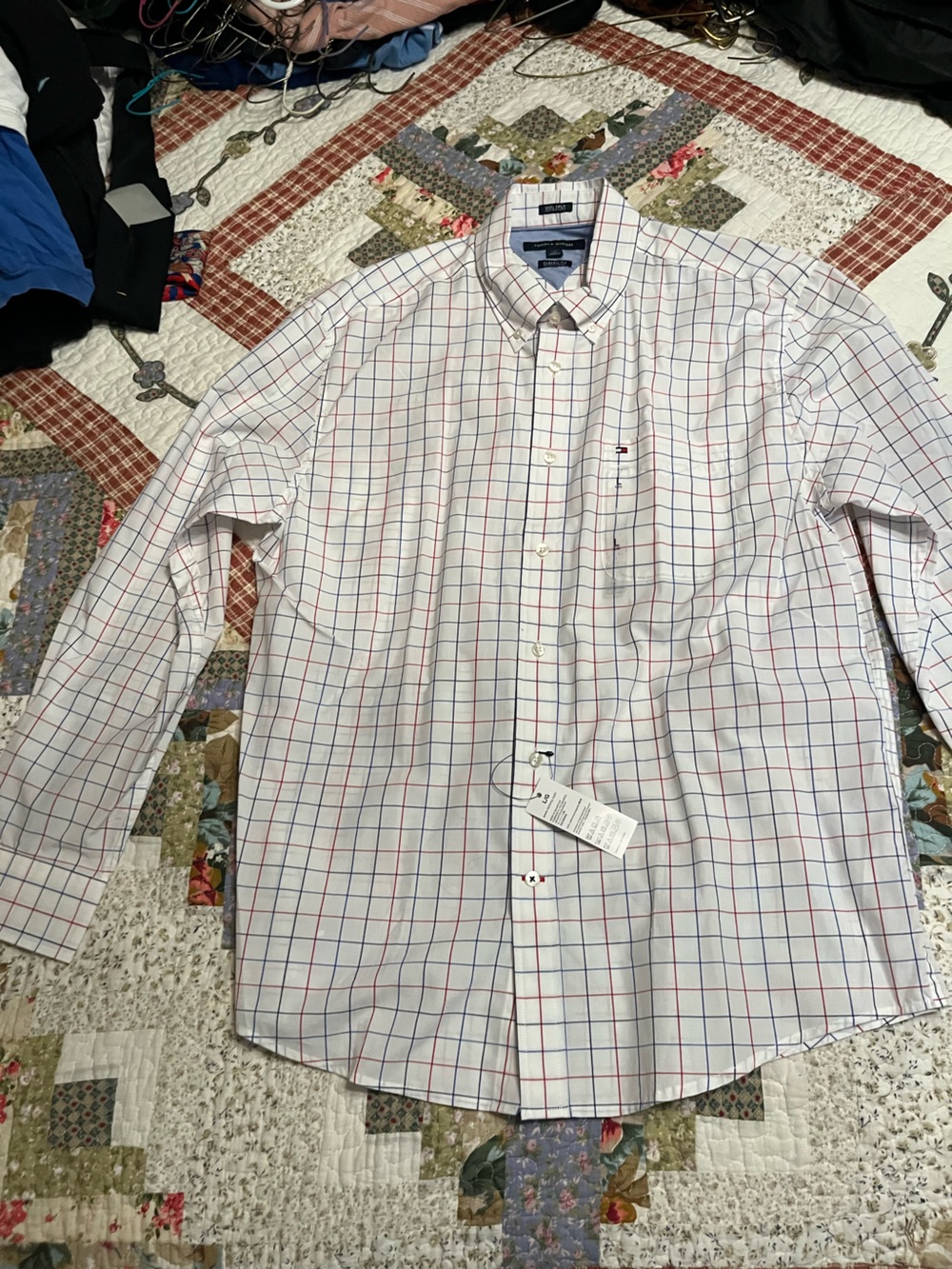 New with tags Tommy Hilfiger Men’s White Plaid Button-Down Shirt Men’s large